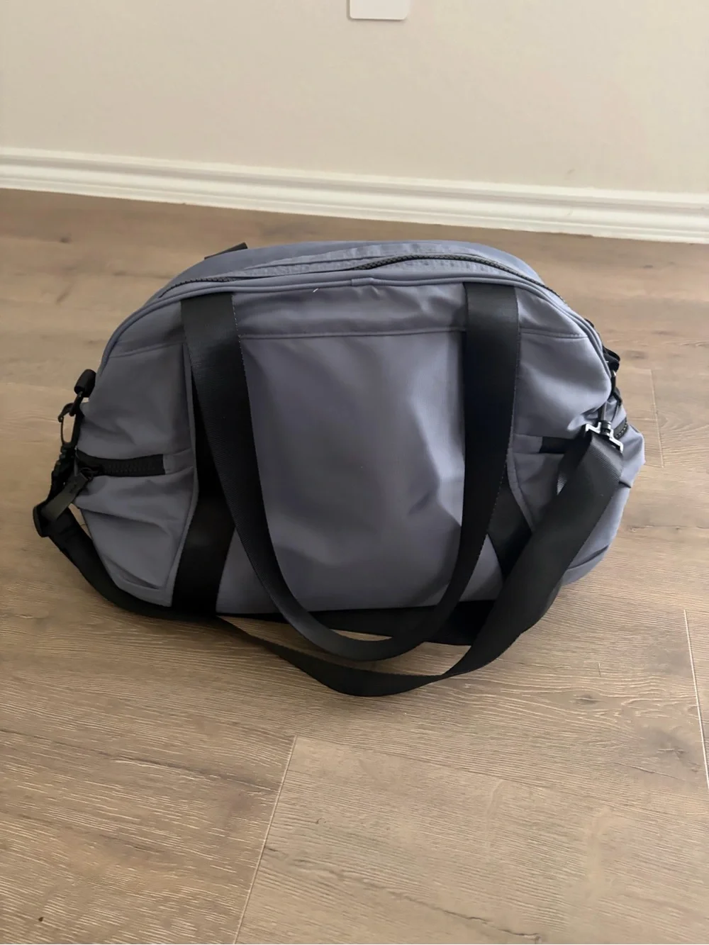 Gray Men’s Duffel Bag - Reliable Travel Weekender